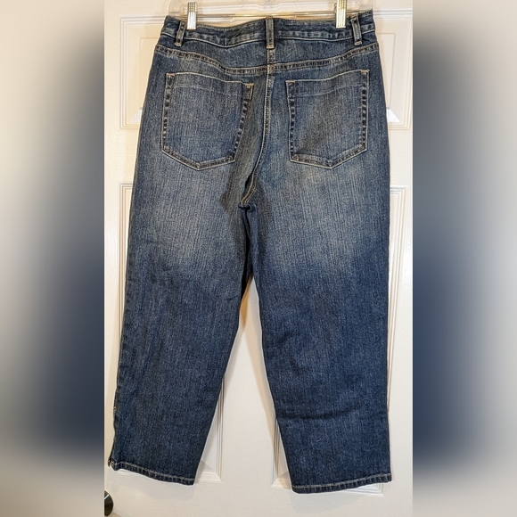 Talbot Stretch Women's high rise blue medium wash jeans Capri button snap sz 10 - Picture 2 of 9